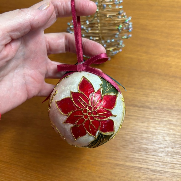 3 Pretty Christmas Ornaments - Picture 6 of 7